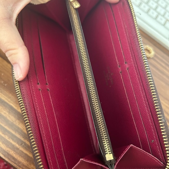 Louis Vuitton Alma bag and Clemence wallet - Picture 9 of 16